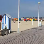 Hyper Centre Апартаменты