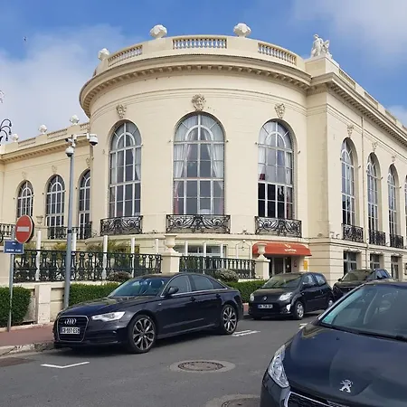 Hyper Centre Apartment
