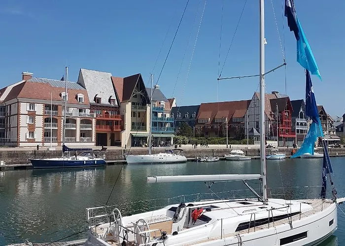 Hyper Centre 아파트 *